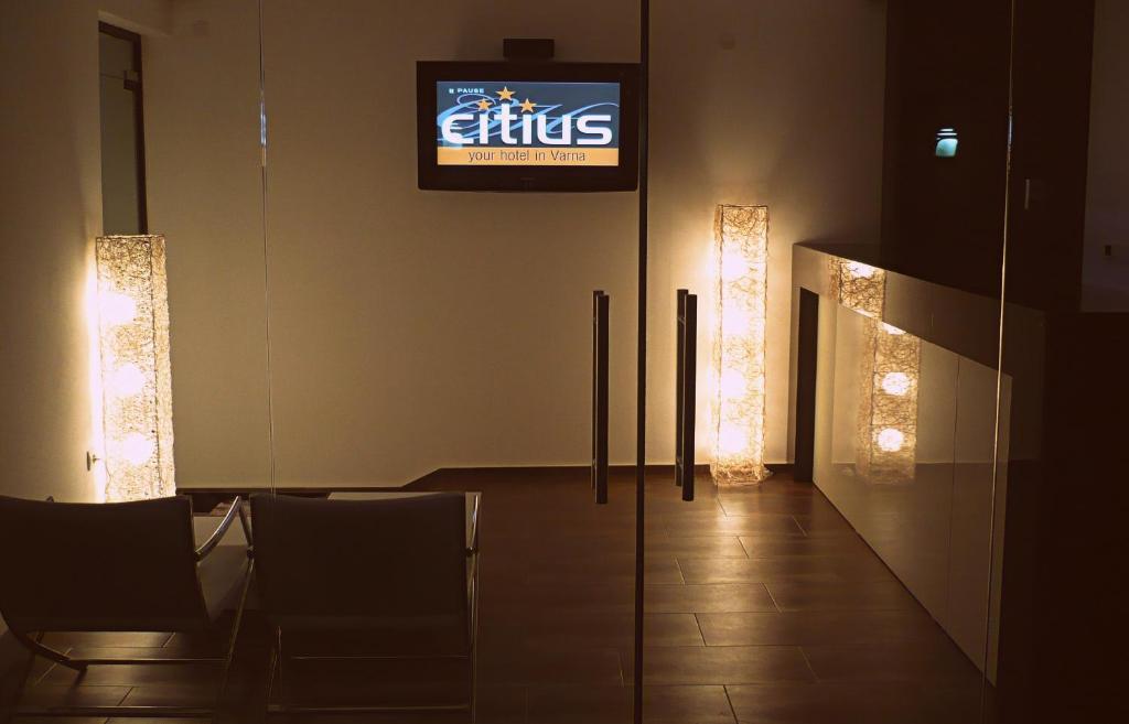 Citius Hotel Варна Экстерьер фото