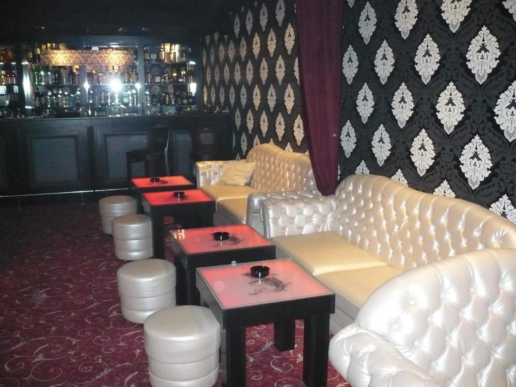 Citius Hotel Варна Экстерьер фото